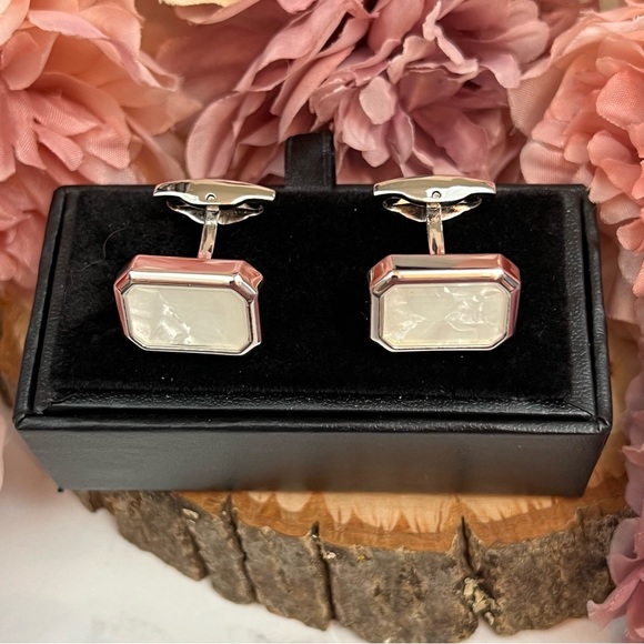 Shimmering Mother of Pearl Silver Cufflinks - Picture 14 of 15